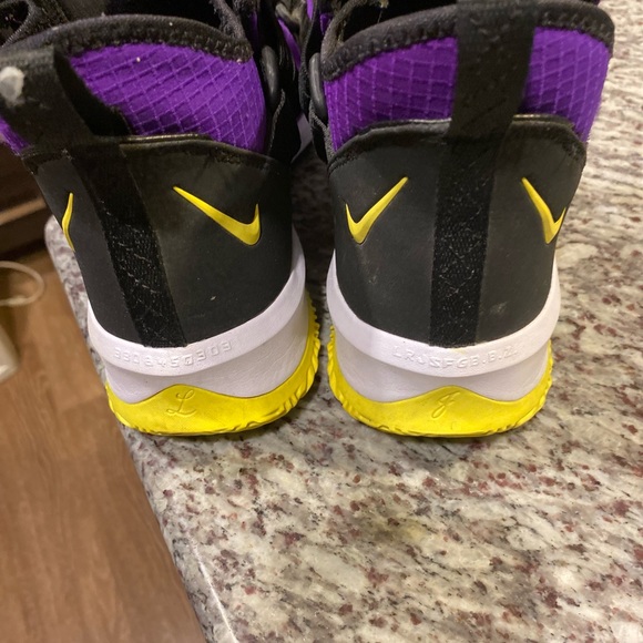 A new pair of LeBron soldiers, 13 - Picture 2 of 6